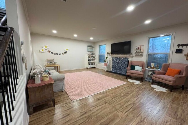 Photo - 2034 Brittlebank Ln