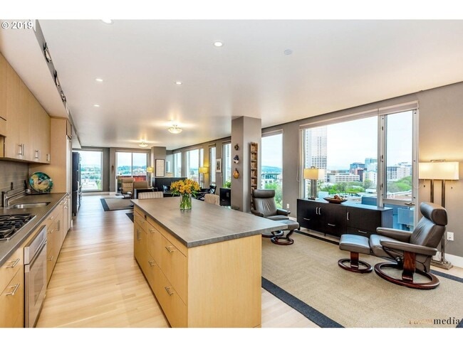 Photo - Stunning Pearl District Corner Unit with F...