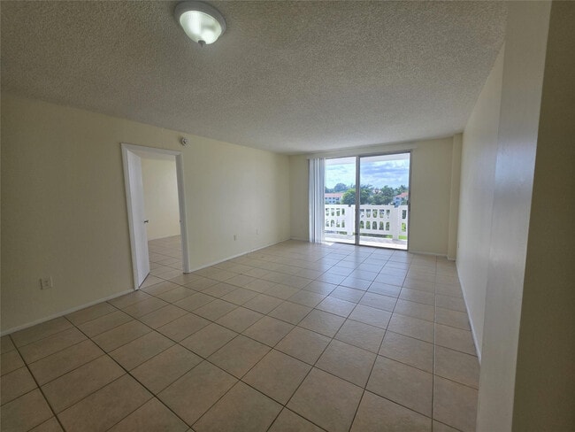 Photo - 15600 NW 7th Ave Unit 518