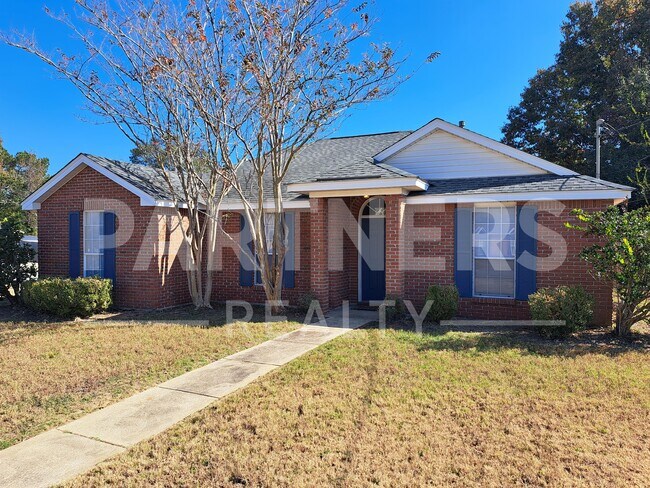 Photo - 844 Brookland Curv