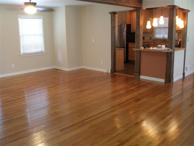 Photo - 3962 Chamblee Dunwoody Rd