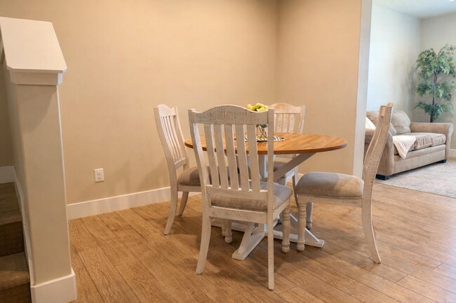 Photo - 113 W 3430