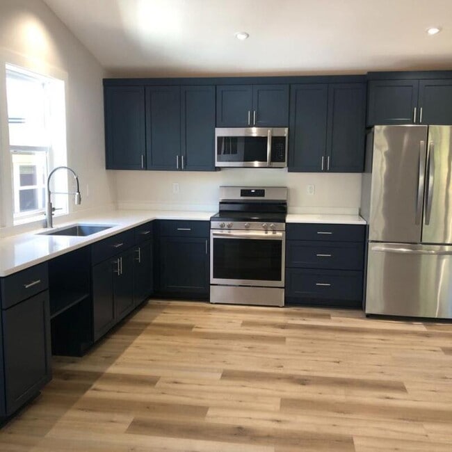 Photo - 261 Sixth St