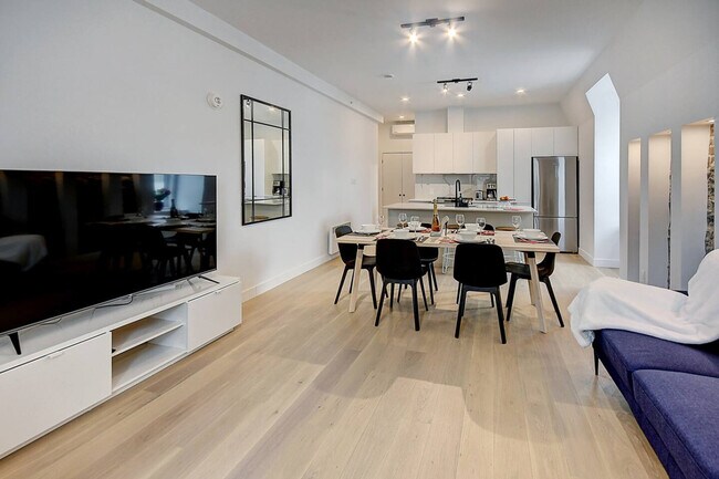 Photo - 2312 Rue Sainte-Catherine E Unit ID1232663P