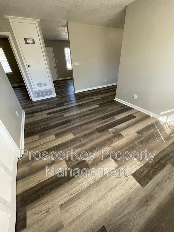 Photo - 322 Upton Rd