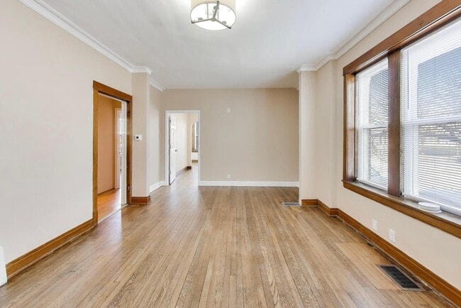 Photo - 3920 N Austin Ave Unit 1N