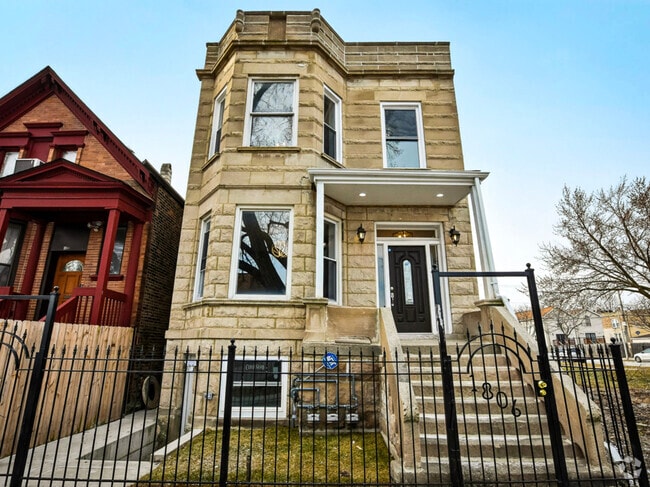 Building Photo - 1806 S Trumbull Ave Rental