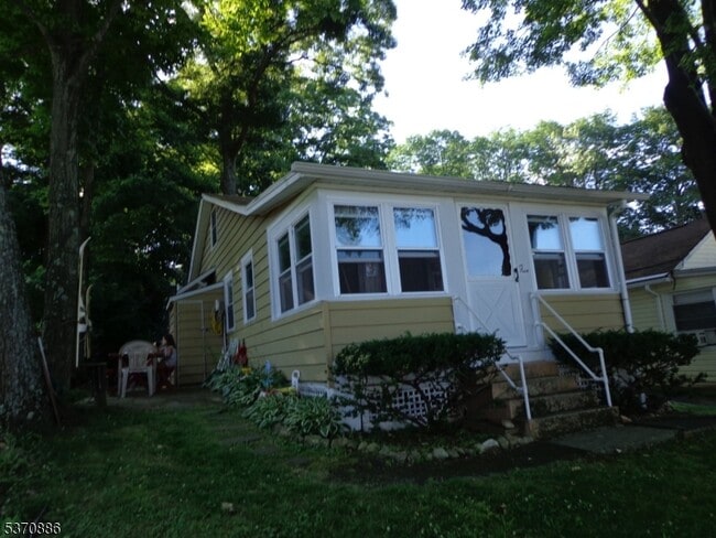 Photo - 19 Windemere Ave