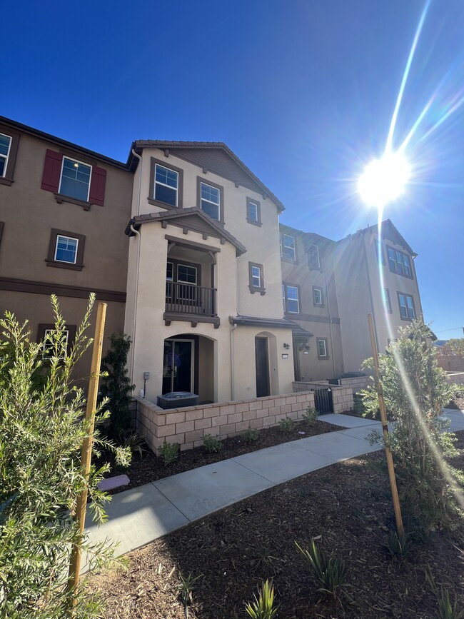 Photo - 40775 Melrose Dr Townhome