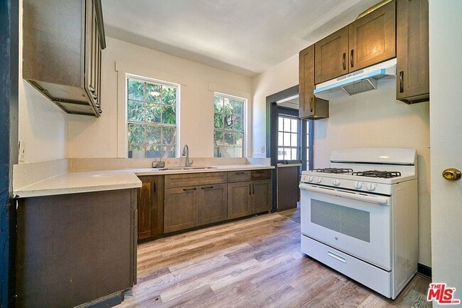 Photo - 1347 Valencia St