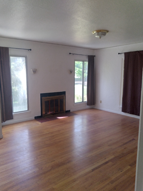 Photo - 136 Pierce St