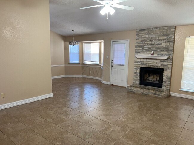 Photo - 2508 Windmill Dr
