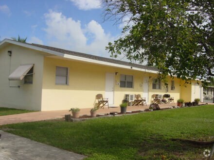 Primary Photo - 2431 Washington Ave