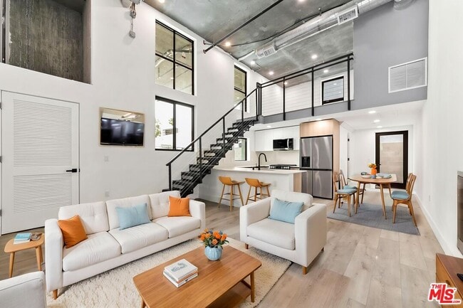 Building Photo - 11013 Hartsook St Unit 101
