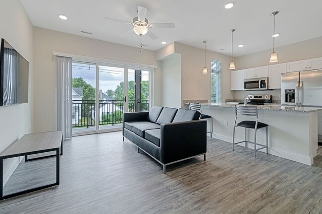 611 S State St Waitlist Open for August 2027