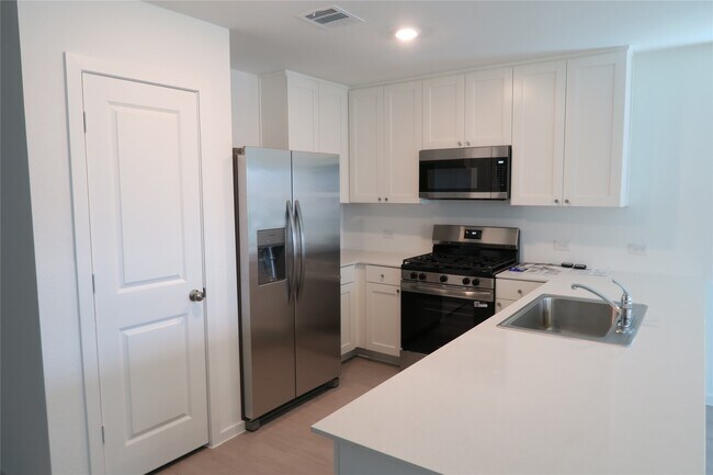 Photo - 908 Woodhaven Lks Dr