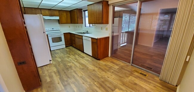 Photo - 770 Eastwood Dr