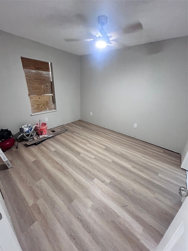 Photo - 4737 Alvin St