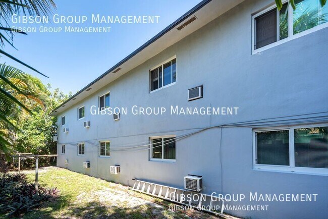 806 NE 16th St Unit 4