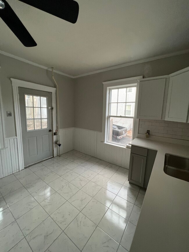 6 Glen Rd Unit 2