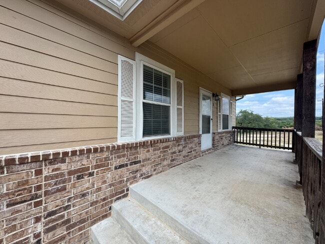 Photo - Three bed two bath in Fischer close to Can... Unit 3