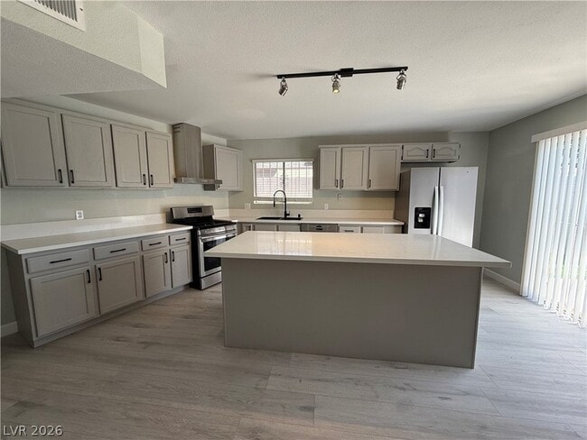 Photo - 6489 Bugbee Ave