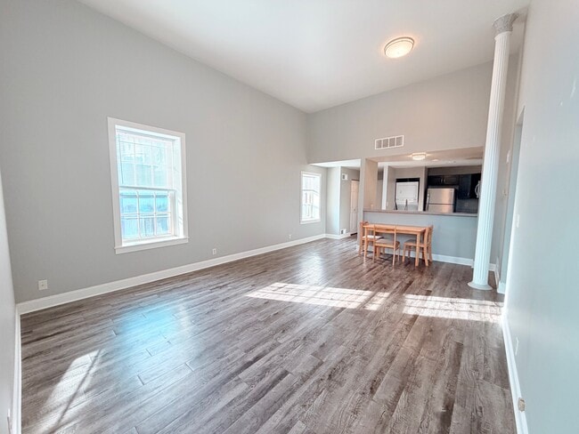 Photo - 11 N Beaver St