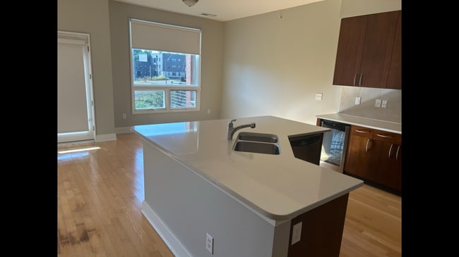 Photo - 4521 Wornall Rd Unit Plaza condo for rent