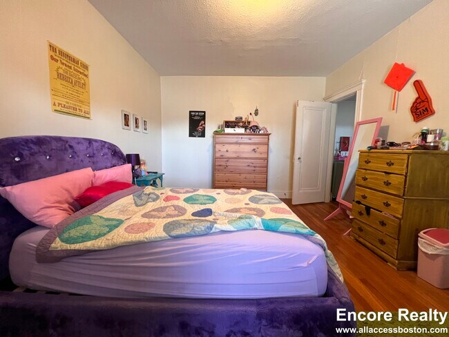 Photo - 124 Washington St Unit 2