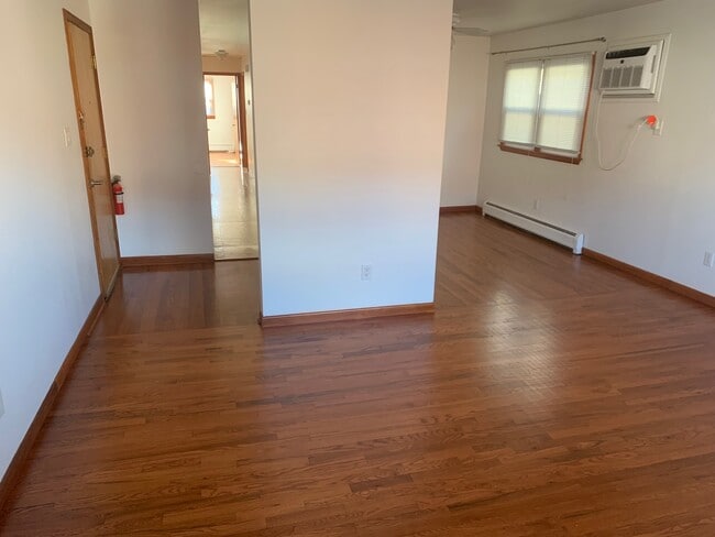 Building Photo - 203 5th St Unit Apartment 3