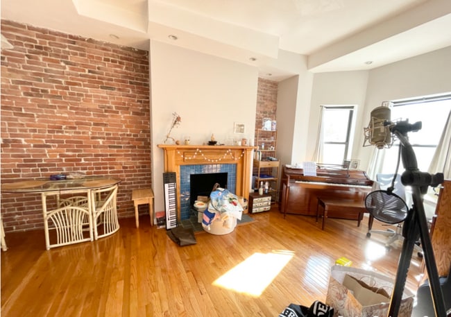 Photo - 71 Gainsborough St