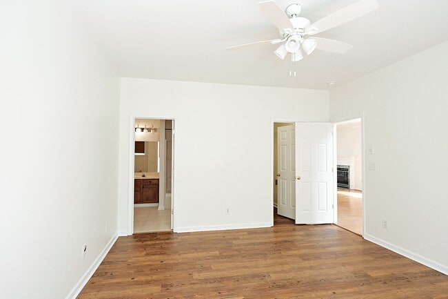 Photo - Pet-Friendly 4 Bedroom Home in Forest Lakes South