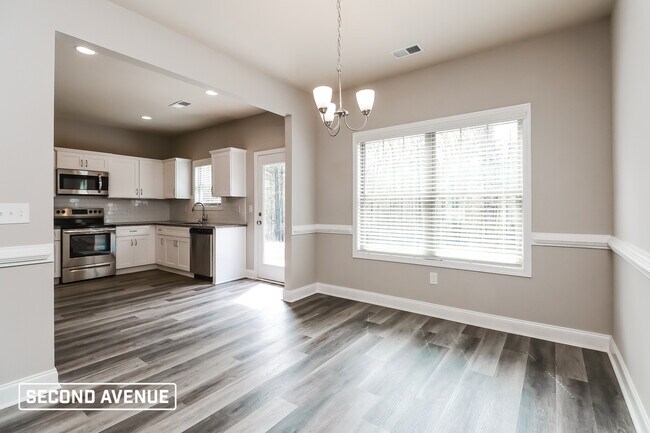 Photo - 295 Bramble Bush Trail