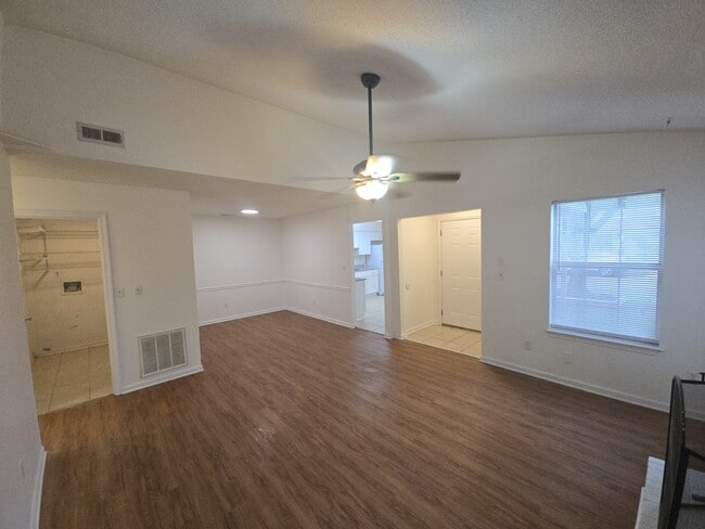 Photo - 4016 Rainbow Dr