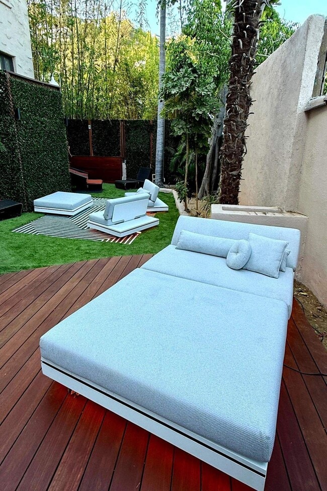 Photo - 2066 Glencoe Way