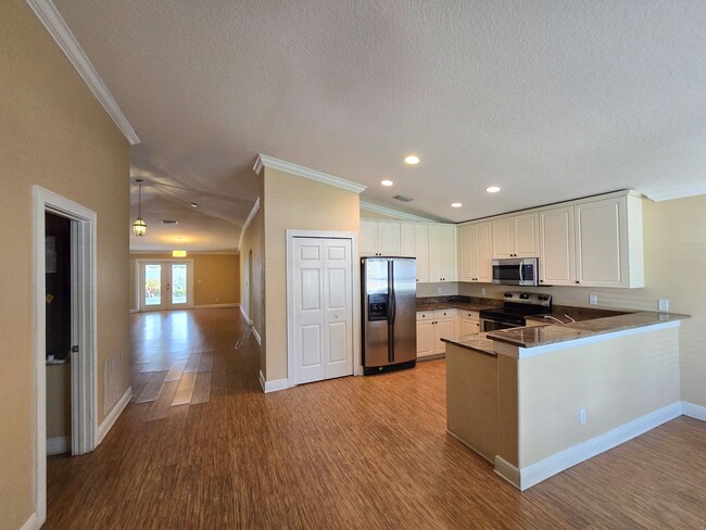 Photo - 4 Bedroom 2 bath in Sedona Palms