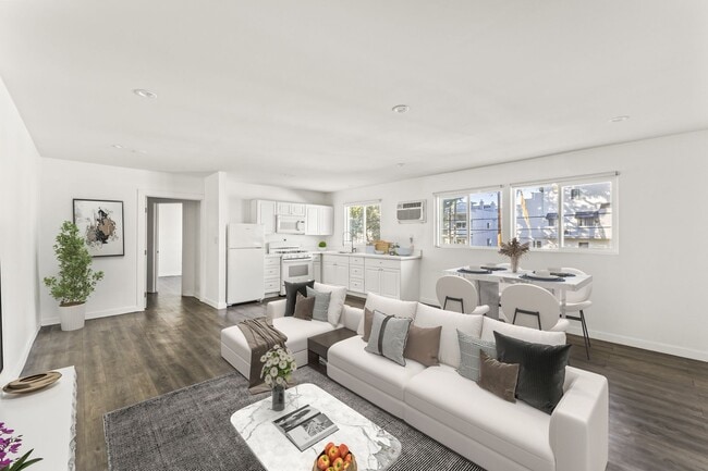 Building Photo - 4323 Van Nuys Blvd