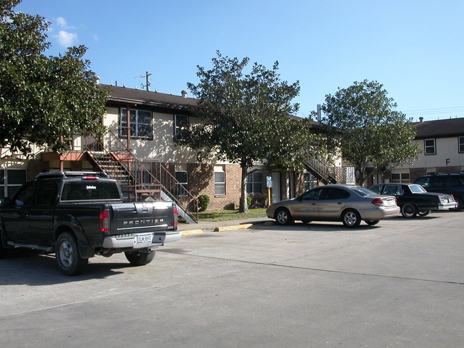 South Point Apartments - South Point Apartments