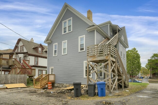 Photo - 1316 7th St SE Unidad 8 Bedroom - 8