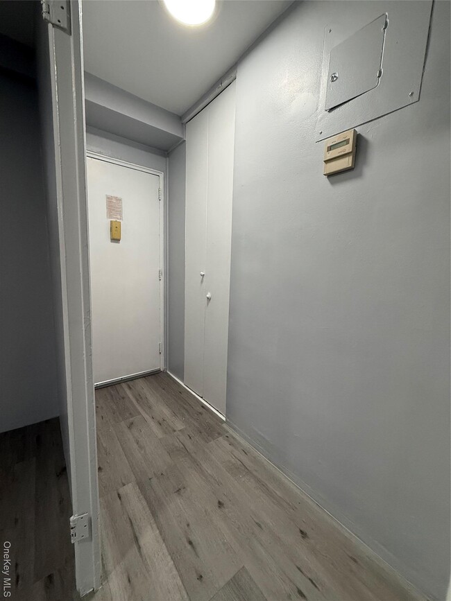 Photo - 61-55 98th St