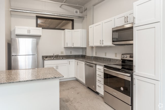 1BR, 1BA - Kitchen