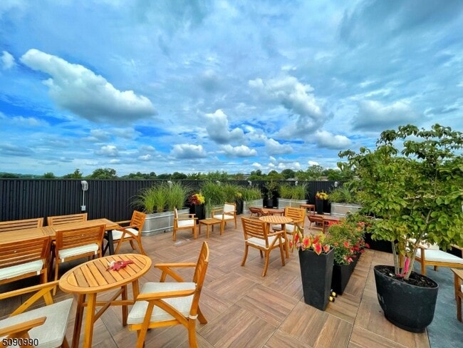 Photo - 548 Franklin Ave Unit 402