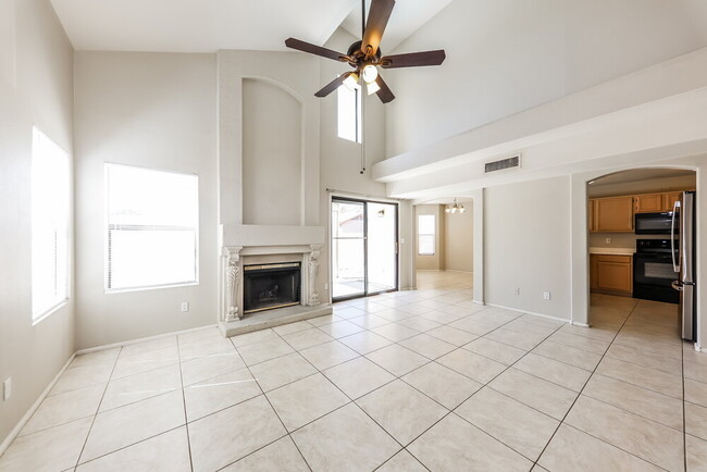 Photo - 2319 E Taro Ln