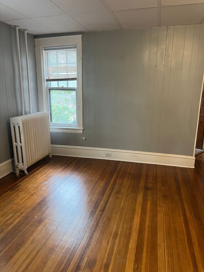 Photo - 919 E King St Unit Apt 2