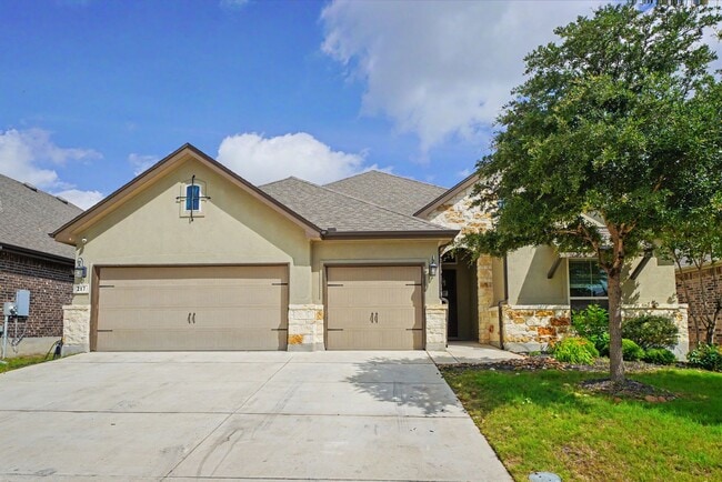 Building Photo - Stunning 4BR Home with 3-Car Garage in Turning Stone - Realtor Commission: $750