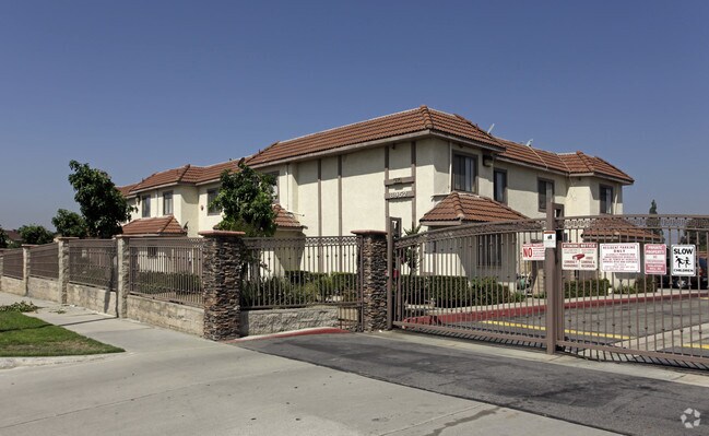 Photo - Fontana Avenue Apartments