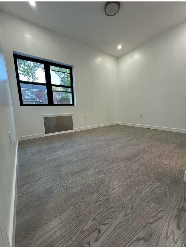 Photo - 35-44 172nd St