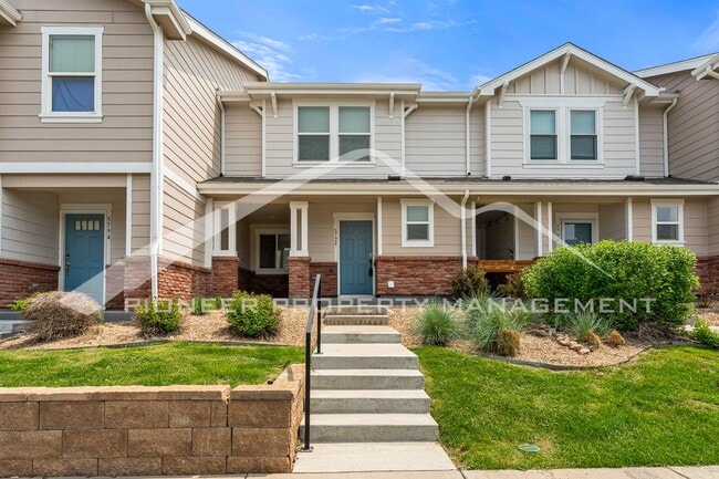 Building Photo - Charming Townhome with 1 Car Garage and Central A/C