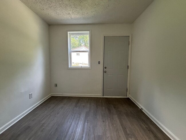 Photo - 3 Bed | 1 Bath | Spacious Apartment Westover WV Unit Apt C