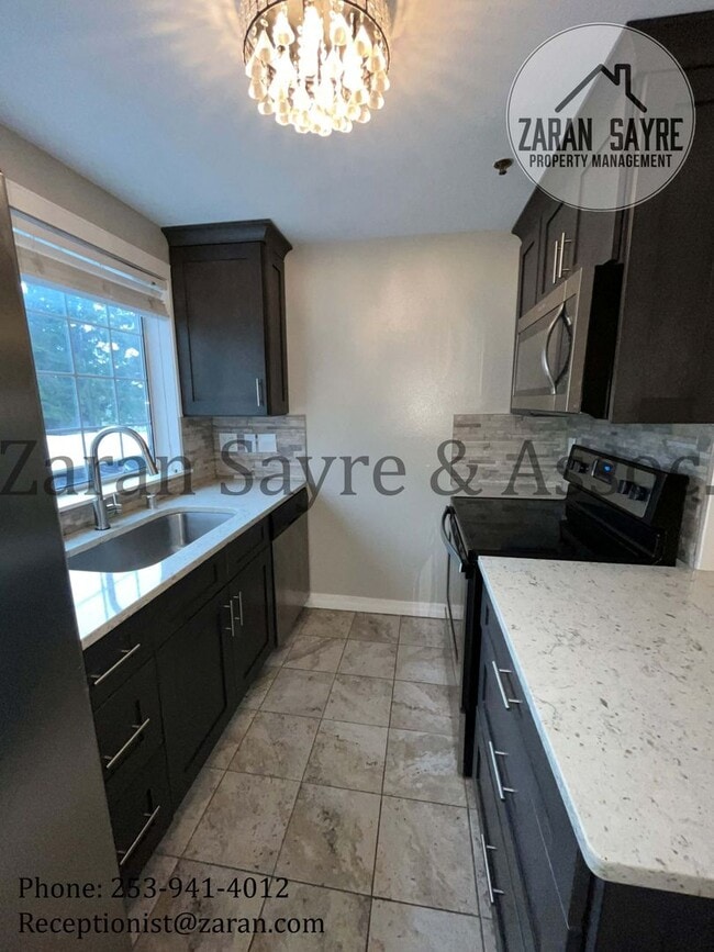 Photo - 039 - 2 bed, 2 bath condo minutes from Red... Unidad B-202